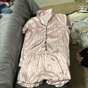 Amazon Pink Striped Women's Pajama Set💕